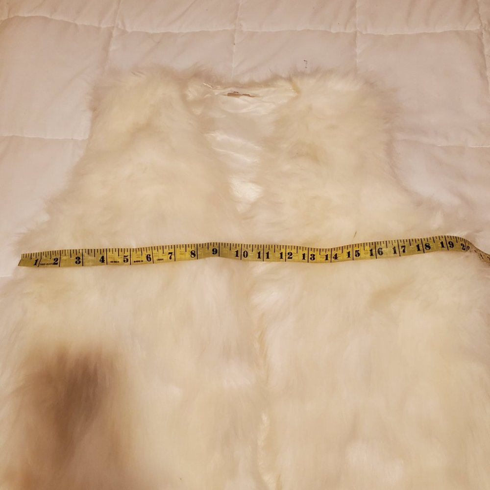 faux fur vest - Picture 4 of 4